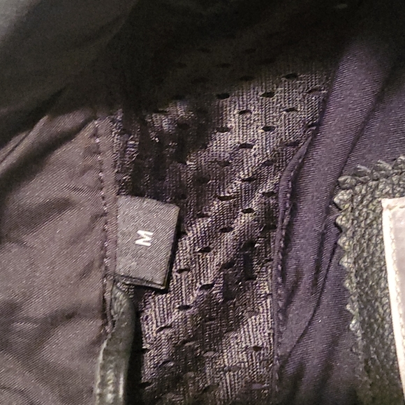 Like new. Worn once. Genuine Harley Davidson all leather jacket. - Picture 3 of 4